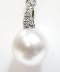 11mm S/SEA, 18KWG, PAVE MEL. PD. 0.07ct